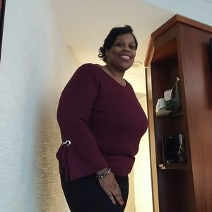 Meet your Posher, Ayers